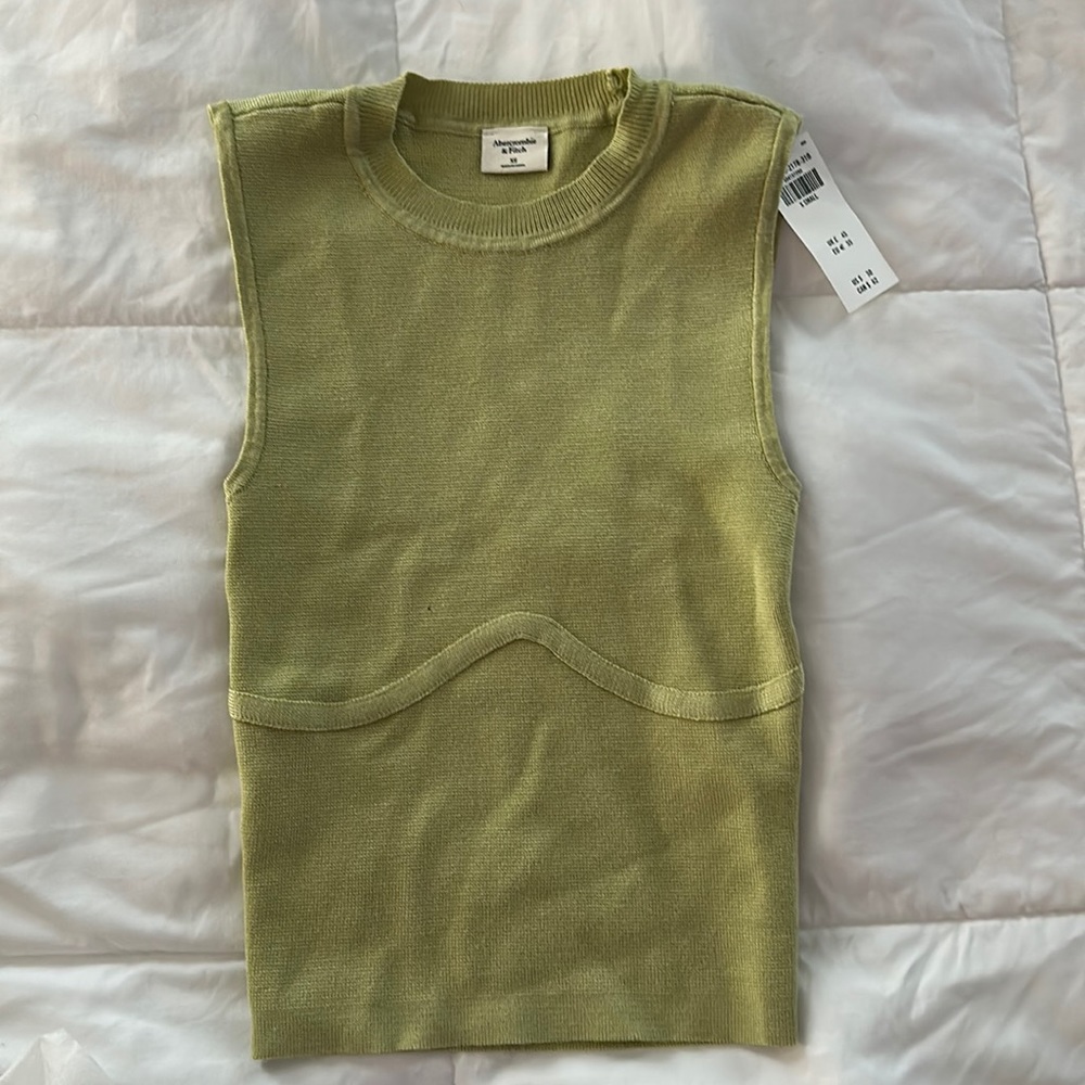 Abercrombie sweater tank NWT